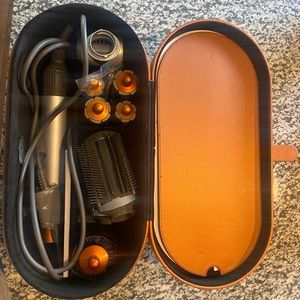 Lightly used dyson air wrap